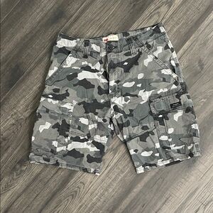 Wrangler Gray Camouflage Cargo Shorts